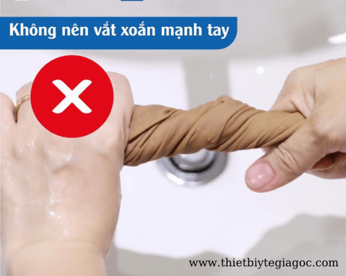 Không nên vắt vớ y khoa khi giặt - Thiết bị y tế giá gốc